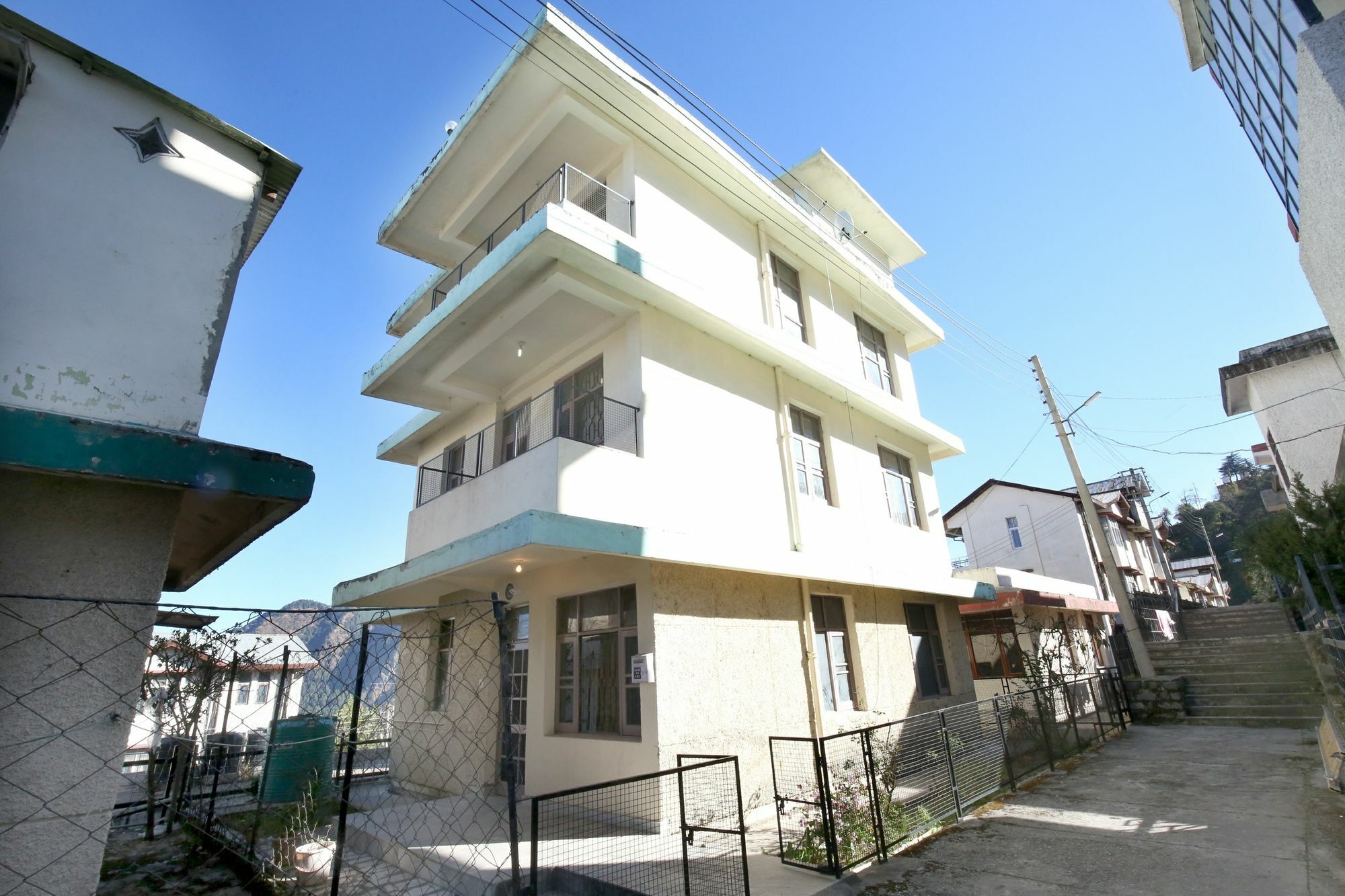 Elegant 3Bhk Abode In Shoghi, Shimla Apartment Ngoại thất bức ảnh